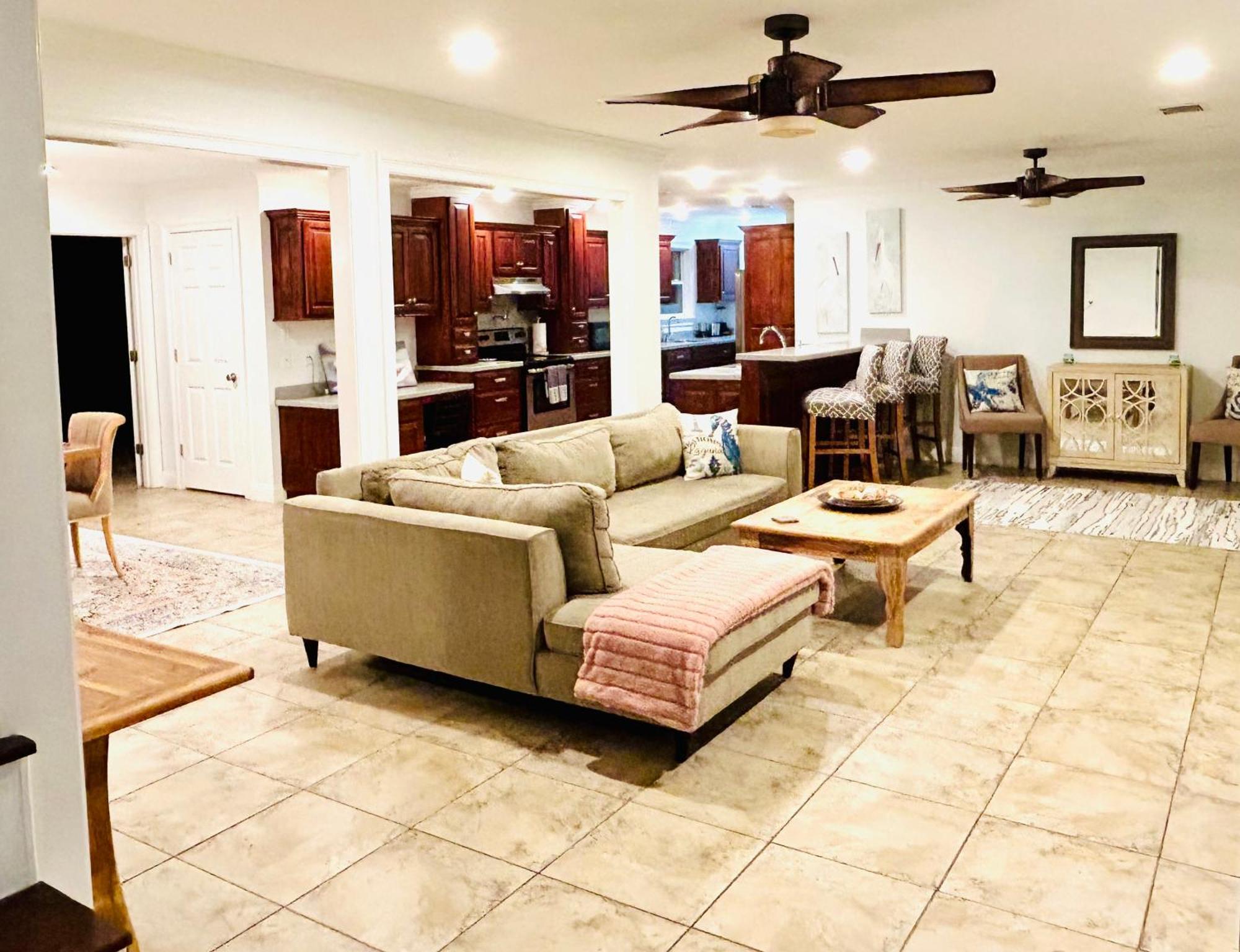 4/3 Home Centrally Located, Beach, Casino, Airport, Dining, Golfing, Shopping, Entertainment Gulfport Exteriér fotografie